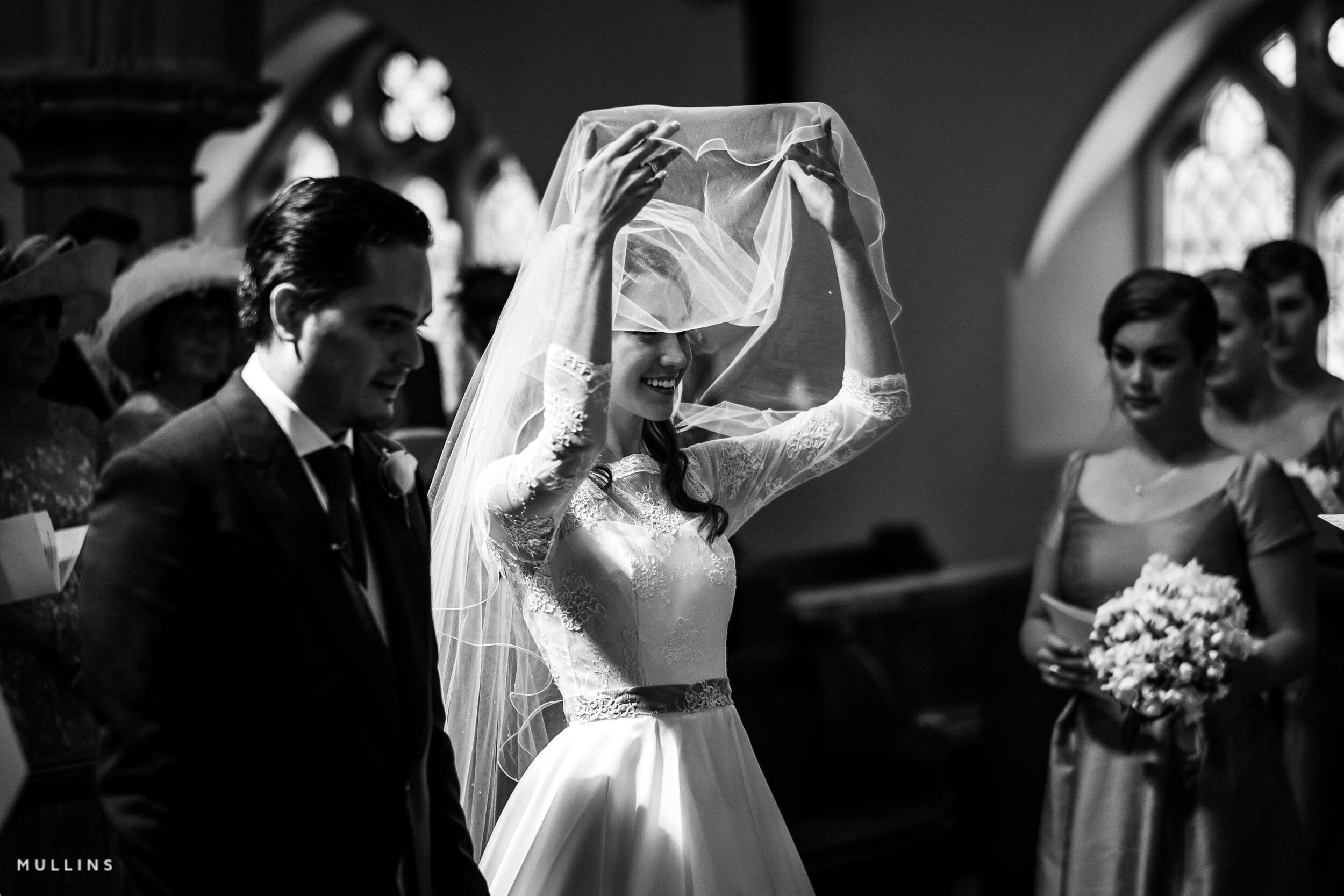 hampton-court-house-wedding-photographer-13.jpg
