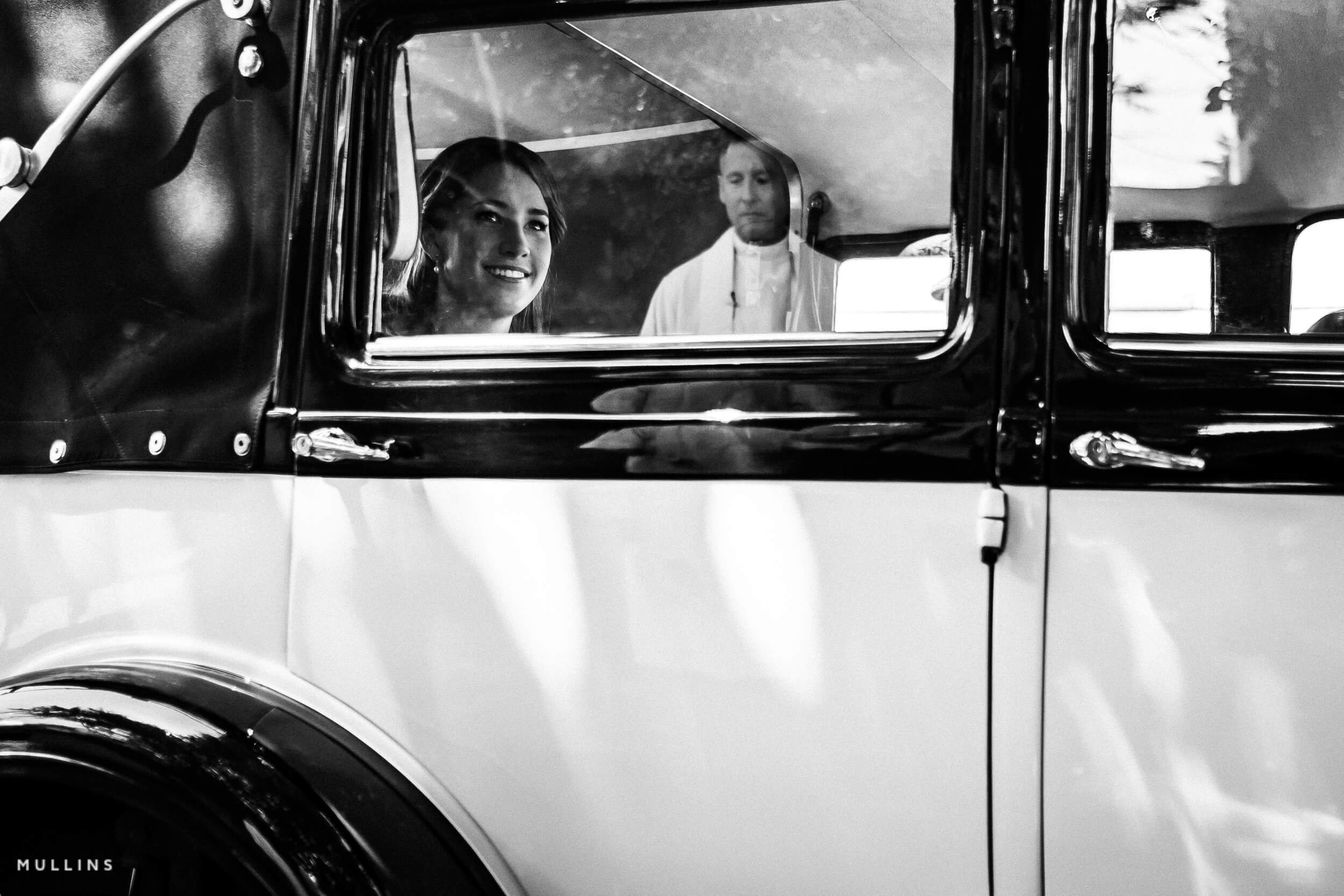 hampton-court-house-wedding-photographer-5.jpg